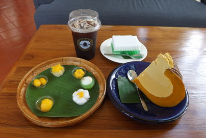 アイス・アメリカーノとデザート
